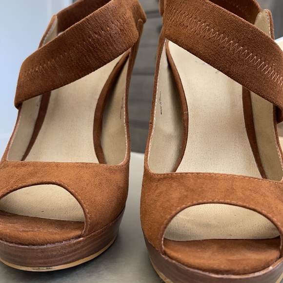 Levity Ivanna Heels - Brown Size 7 Used - Picture 2 of 7